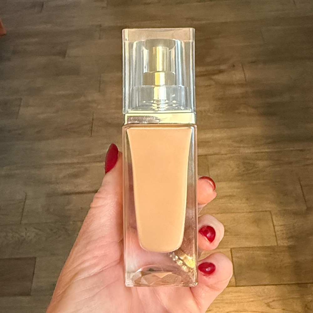 Estée Lauder ReNutriv Ultra Radiance Ivory Beige 3N1 - brand new! - Picture 4 of 7